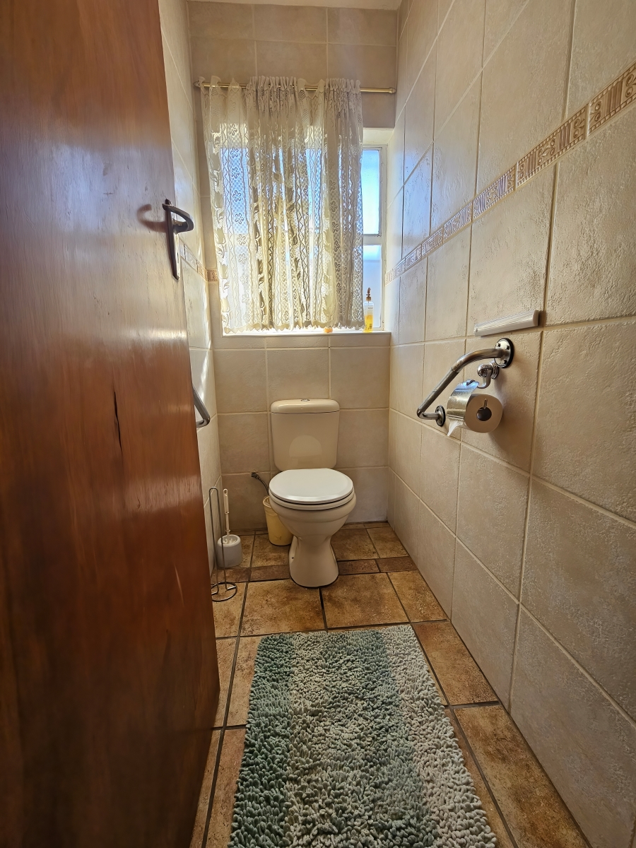3 Bedroom Property for Sale in Peerless Park North Western Cape